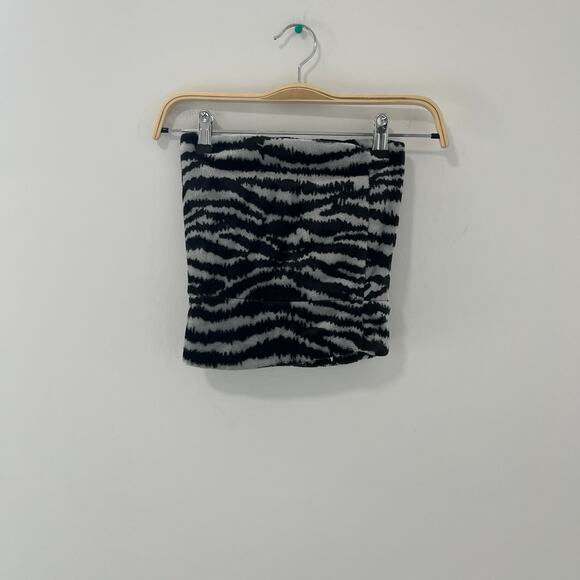 Volcom Fuzzy Gray Animal Print Scarf - Picture 4 of 5